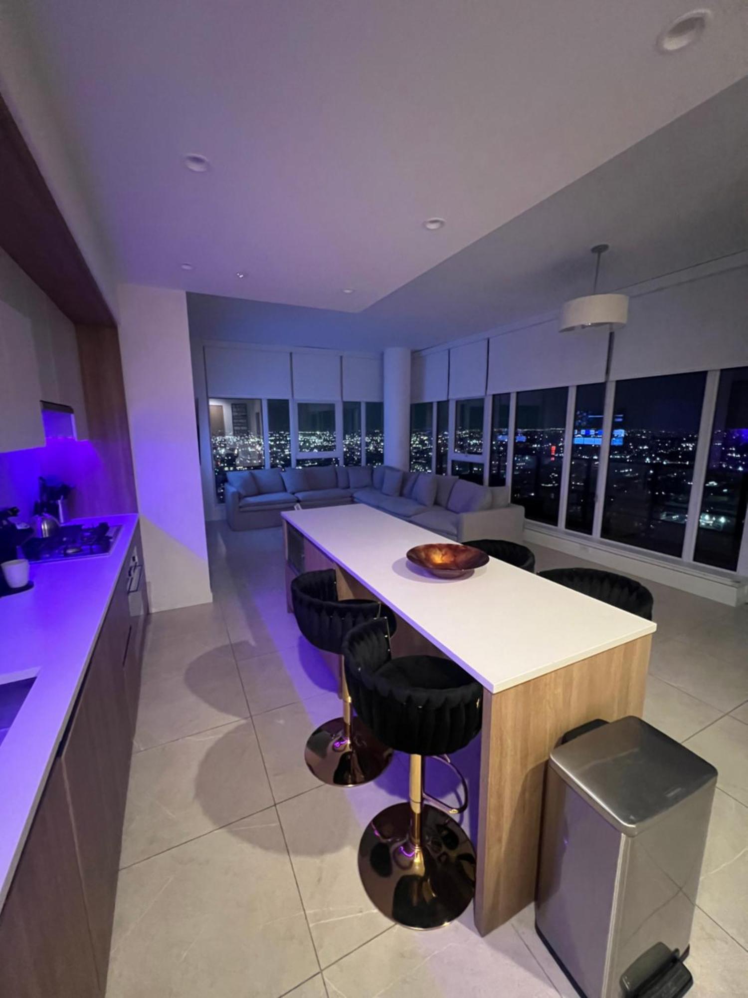 2br With Beautiful Views!! Apartment
